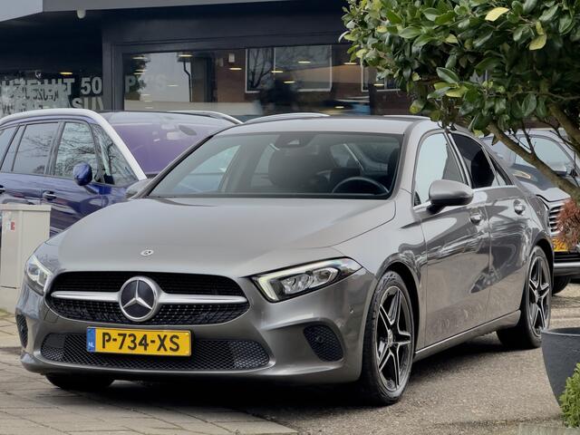 Mercedes-Benz A-KLASSE 200 AUT7 SOLUTION AMG-LINE LEDER NAVI CAMERA DIGI-DASH LED LMV PDC