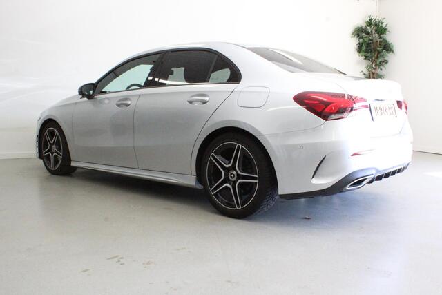 Mercedes-Benz A-KLASSE 180 Business Solution AMG | NL-AUTO+N.A.P! | CARPLAY | D-GLAS | CLIMA | PDC-V/A | CAMERA | 18'LMV | LED |