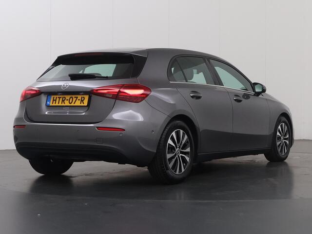 Mercedes-Benz A-KLASSE 180 Star Edition | Voorstoelen verwarmd | Achteruitrijcamera | LED-koplampen