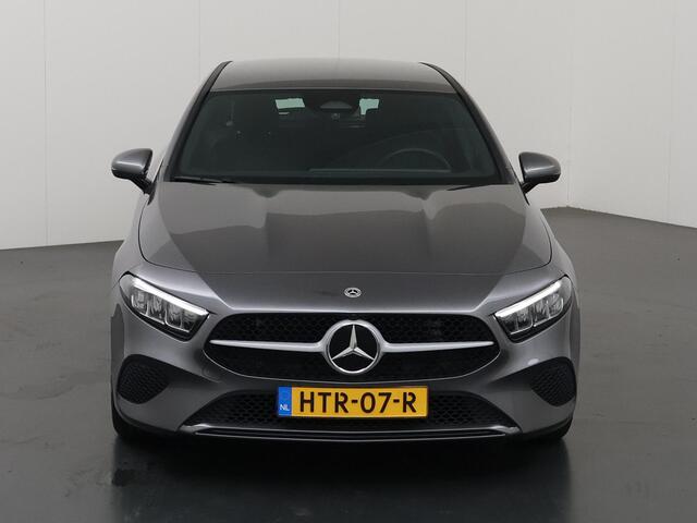 Mercedes-Benz A-KLASSE 180 Star Edition | Voorstoelen verwarmd | Achteruitrijcamera | LED-koplampen