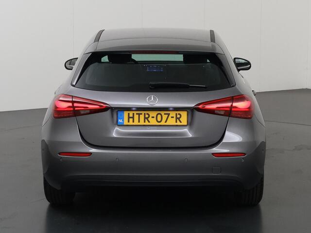 Mercedes-Benz A-KLASSE 180 Star Edition | Voorstoelen verwarmd | Achteruitrijcamera | LED-koplampen