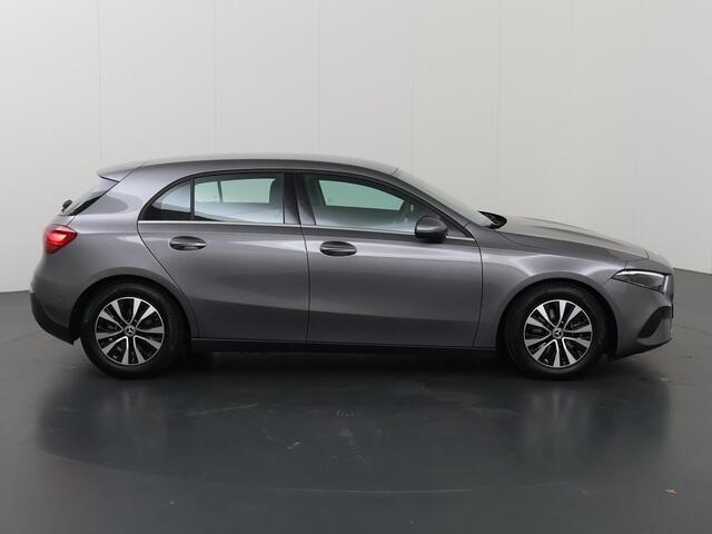 Mercedes-Benz A-KLASSE 180 Star Edition | Voorstoelen verwarmd | Achteruitrijcamera | LED-koplampen