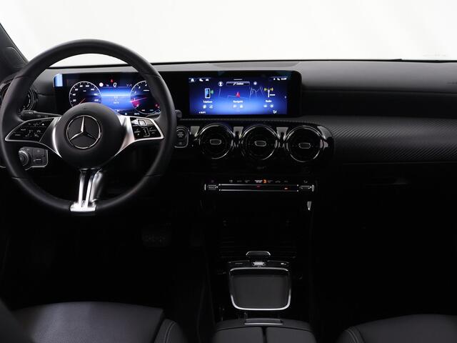 Mercedes-Benz A-KLASSE 180 Star Edition | Voorstoelen verwarmd | Achteruitrijcamera | LED-koplampen