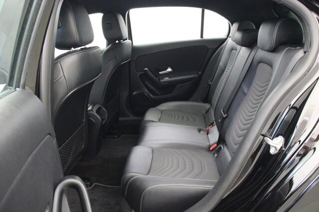 Mercedes-Benz A-KLASSE 180 Business Solution Automaat - Digitaal Cockpit, Camera, Stoelverw.