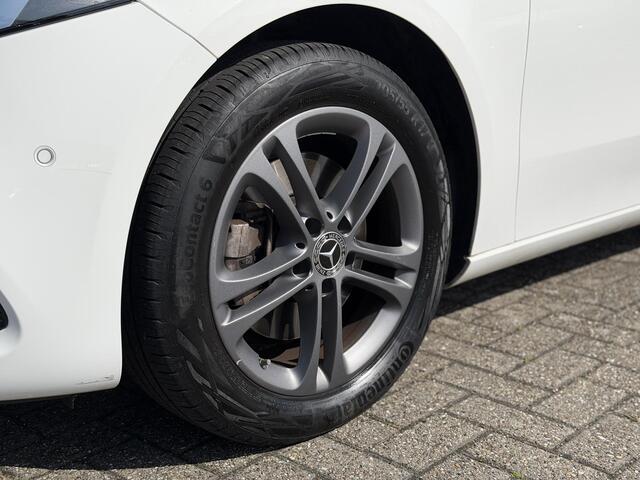 Mercedes-Benz A-KLASSE 220 Premium