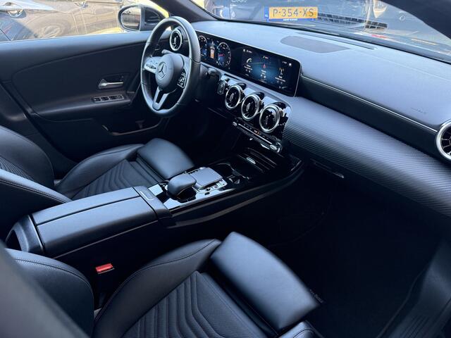 Mercedes-Benz A-KLASSE 180 Business Solution Panodak / Navi / Clima / Telefoon / Half Leer / Stoelverwarming