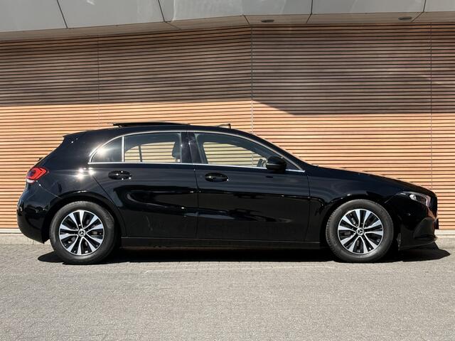 Mercedes-Benz A-KLASSE 180 Business Solution Panodak / Navi / Clima / Telefoon / Half Leer / Stoelverwarming