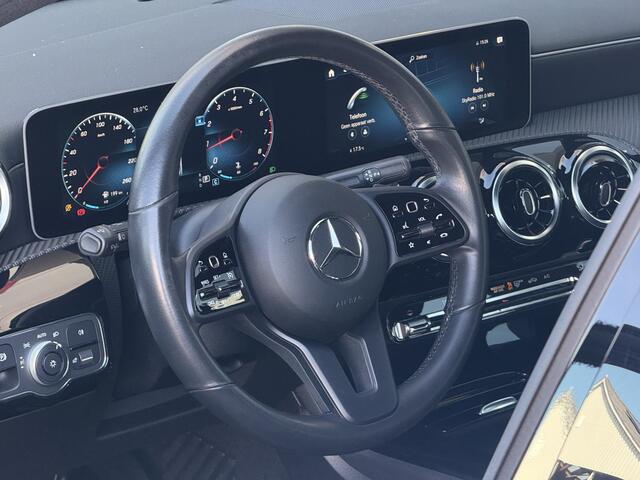 Mercedes-Benz A-KLASSE 180 Business Solution Panodak / Navi / Clima / Telefoon / Half Leer / Stoelverwarming