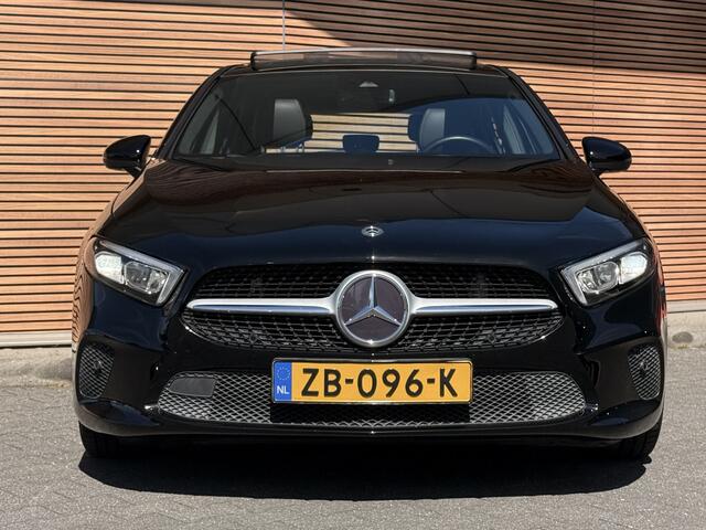 Mercedes-Benz A-KLASSE 180 Business Solution Panodak / Navi / Clima / Telefoon / Half Leer / Stoelverwarming