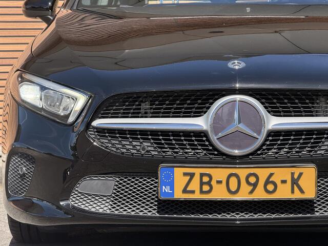 Mercedes-Benz A-KLASSE 180 Business Solution Panodak / Navi / Clima / Telefoon / Half Leer / Stoelverwarming