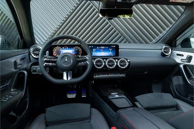 Mercedes-Benz A-KLASSE A200 AMG Pano Memory 360 IHC Widescre. Nightpak. Ambient