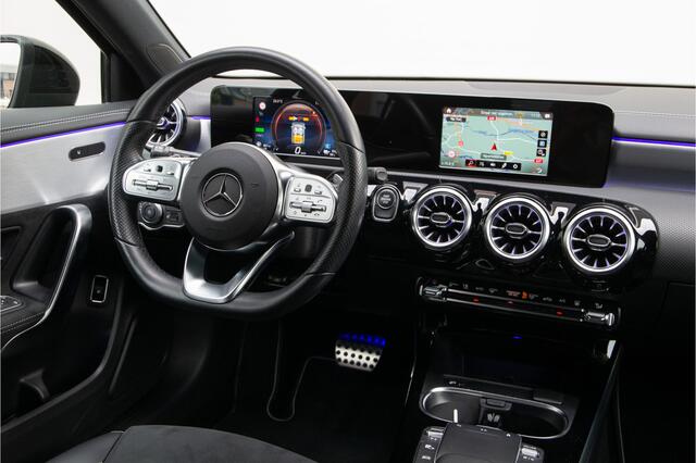 Mercedes-Benz A-KLASSE 250 e AMG Night Edition, Sfeerverlichting, Camera, PDC 2021