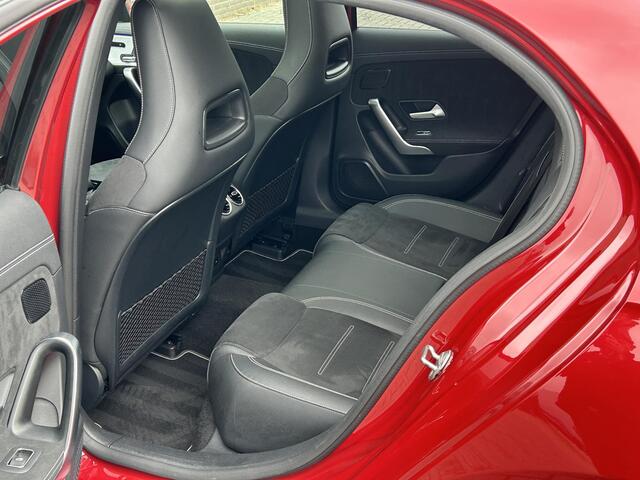 Mercedes-Benz A-KLASSE 180 AMG EDITION | Panoramadak | Memory |
