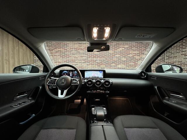 Mercedes-Benz A-KLASSE 180 Business Solution | LED| Widescreen|
