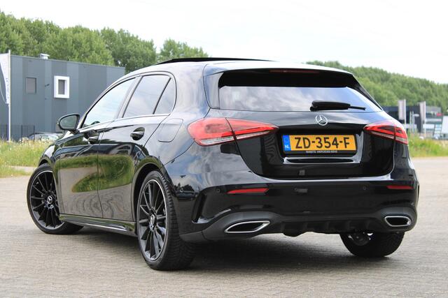 Mercedes-Benz A-KLASSE 180 AMG Pano | Multispaak | Carplay | LED | Night | Stoelverwarming | Dealer Onderhouden