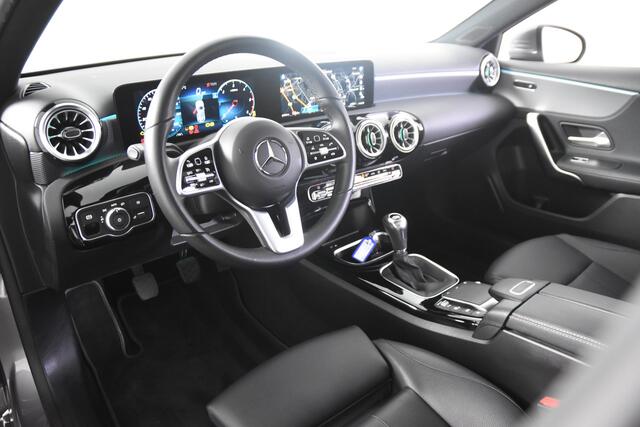 Mercedes-Benz A-KLASSE 180 d *1ste Eigenaar*Leer*Panoramadak*Stoelverwarming*Ambiente*