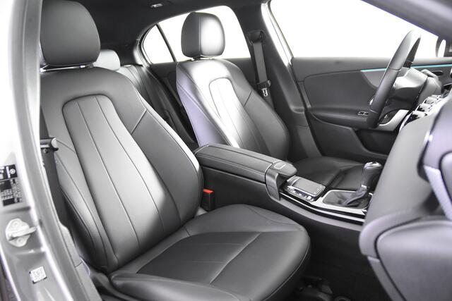 Mercedes-Benz A-KLASSE 180 d *1ste Eigenaar*Leer*Panoramadak*Stoelverwarming*Ambiente*
