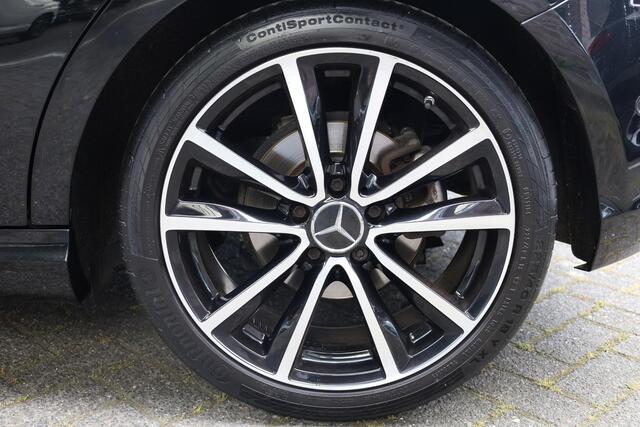 Mercedes-Benz A-KLASSE 180 Lease Edition Plus PANO STOELVERW. HALF-LEER CAMERA NL-AUTO ZWARTE-HEMEL NAVI CRUISE CLIMA KEYLESS-START 2XPDC 18''LMV