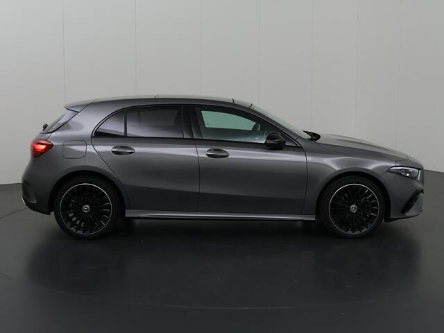 Mercedes-Benz A-KLASSE 250 e Star Edition AMG Line | Panoramaschuifdak | Nightpakket | Sfeerverlichting | MULTIBEAM LED | Stoelverwarming | 19 inch Multispaaks |