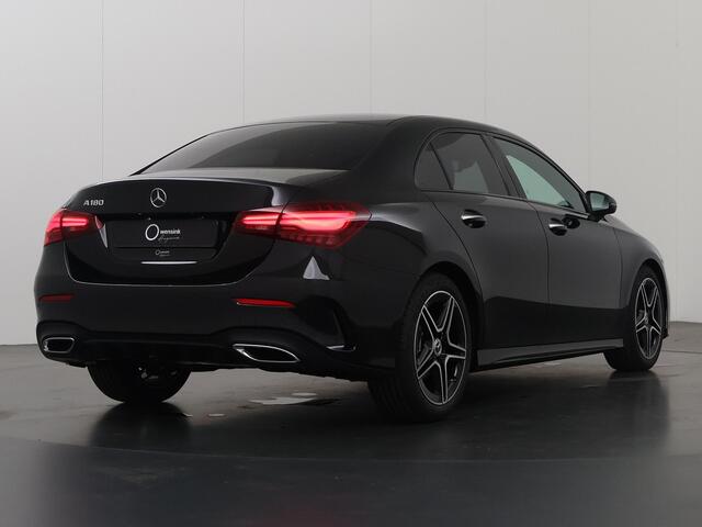 Mercedes-Benz A-KLASSE 180 AMG Line | Navigatiesysteem | Parkeercamera | airconditioning | Cruise Control | Nightpakket |