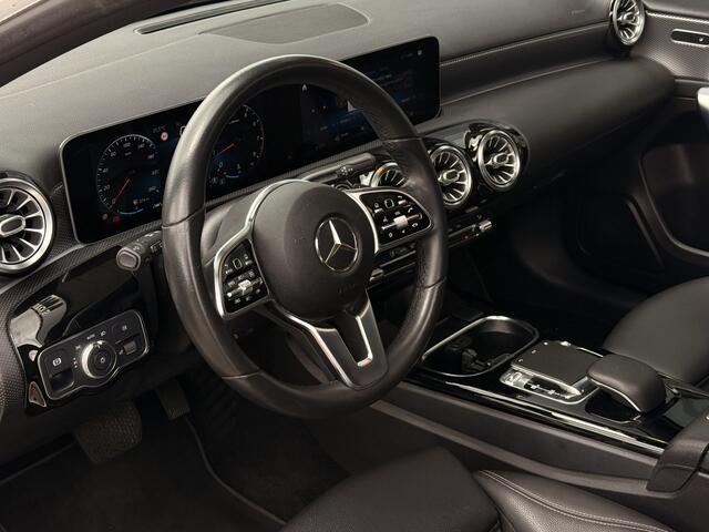 Mercedes-Benz A-KLASSE 200 Business Solution Plus | Elek. trekhaak | Lane assist | Pano | Cruise |