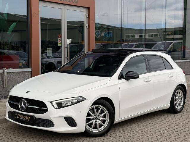 Mercedes-Benz A-KLASSE 200 Business Solution Plus | Elek. trekhaak | Lane assist | Pano | Cruise |