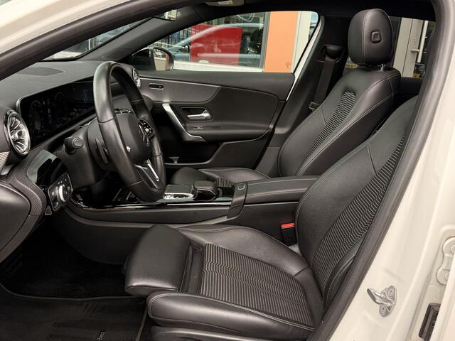 Mercedes-Benz A-KLASSE 200 Business Solution Plus | Elek. trekhaak | Lane assist | Pano | Cruise |