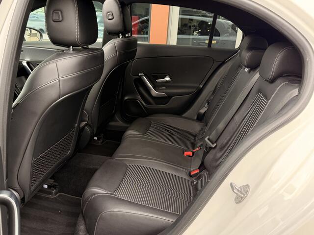 Mercedes-Benz A-KLASSE 200 Business Solution Plus | Elek. trekhaak | Lane assist | Pano | Cruise |