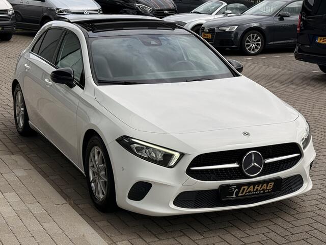 Mercedes-Benz A-KLASSE 200 Business Solution Plus | Elek. trekhaak | Lane assist | Pano | Cruise |