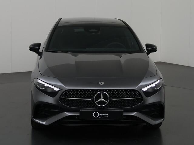 Mercedes-Benz A-KLASSE 180 Star Edition AMG Line LIMITED | Panoramadak | Multibeam | 19" multispaaks velgen | Night | Sfeerverlichting | Stoelverwarming | Achteruitrijcamera |