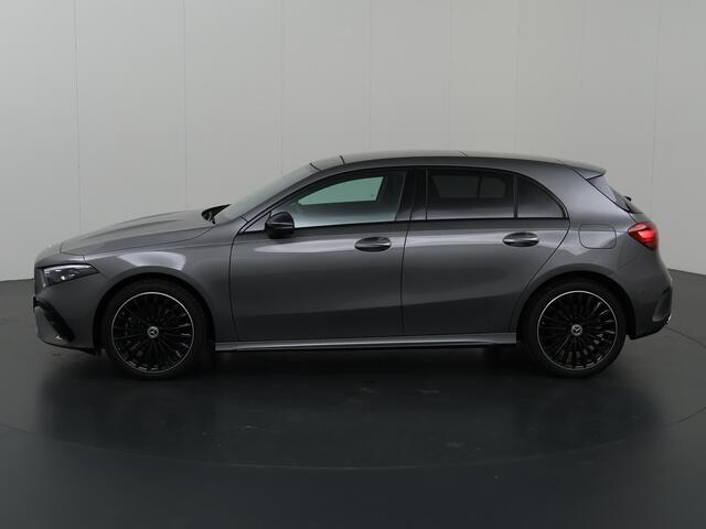 Mercedes-Benz A-KLASSE 180 Star Edition AMG Line LIMITED | Panoramadak | Multibeam | 19" multispaaks velgen | Night | Sfeerverlichting | Stoelverwarming | Achteruitrijcamera |