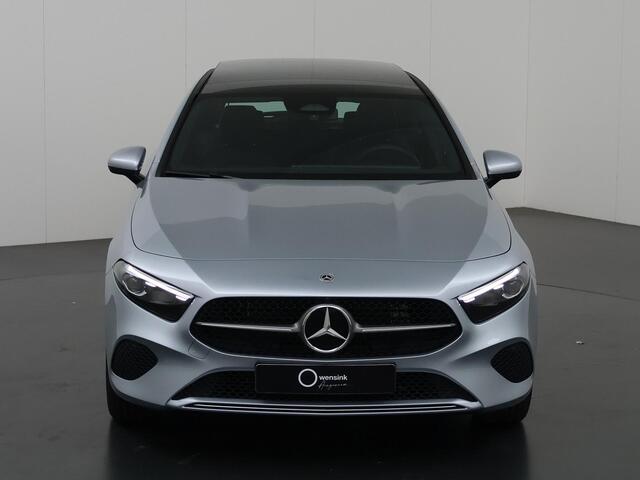 Mercedes-Benz A-KLASSE 250 e Star Edition Luxury Line 250 e Star Edition Luxury Line | Panoramadak | Trekhaak | Multibeam LED | Draadloos opladen voor Smartphone |