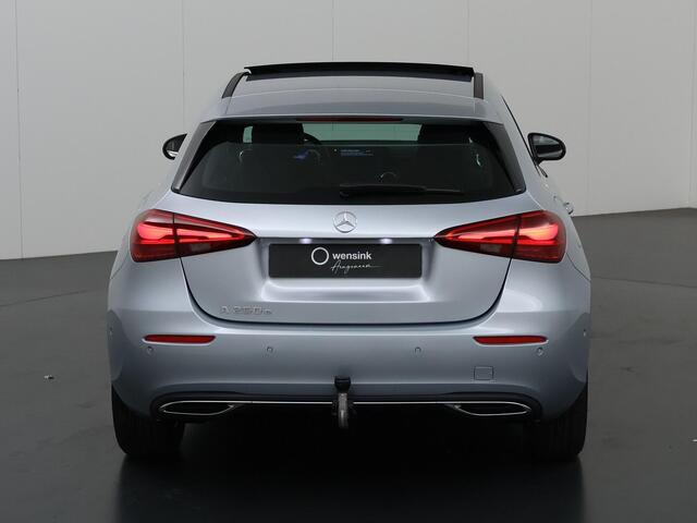 Mercedes-Benz A-KLASSE 250 e Star Edition Luxury Line 250 e Star Edition Luxury Line | Panoramadak | Trekhaak | Multibeam LED | Draadloos opladen voor Smartphone |