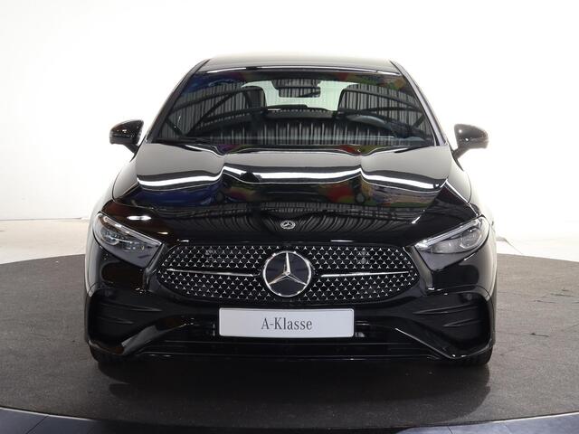 Mercedes-Benz A-KLASSE 180 Business Solution AMG | Panoramaschuifdak | Premium plus | Head-Up | Stoelverwarming | Achteruitrijcamera | MULTIBEAM LED |