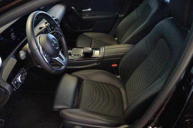 Mercedes-Benz A-KLASSE 180 Business Solution Automaat | NAVI / APPCONNECT | CAMERA + PDC | STOELVERW | CRUISE | WIDE-SCREEN |