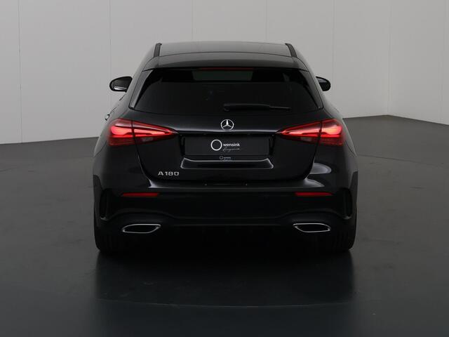 Mercedes-Benz A-KLASSE 180 Star Edition AMG Line | Panoramadak | 19 inch LM velgen | Night pakket | Multibeam Led verlichting |