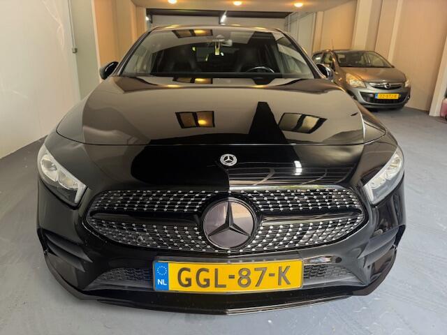 Mercedes-Benz A-KLASSE 180 d AMG BLACK EDITION !! *** Bezichtiging op afspraak ***