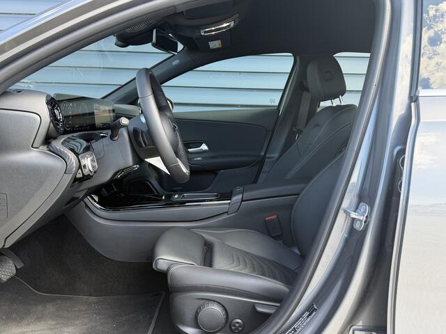 Mercedes-Benz A-KLASSE 250 e Star Edition / Camera / Navigatie