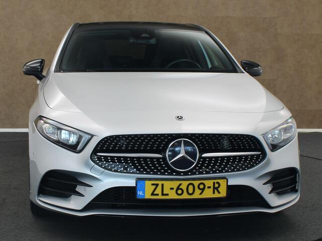 Mercedes-Benz A-KLASSE 180 Business Solution AMG Night Upgrade - ORIGINEEL NEDERLANDSE AUTO - PANORAMADAK - AMG STYLING - AUTOMATISCHE AIRCO - ACHTERUITRIJCAMERA - KEYLESS START - PARKEERSENSOREN VOOR EN ACHTER - VOORSTOELEN VERWARMD - BLUETOOTH-TELEFOONVOORBERIEDI