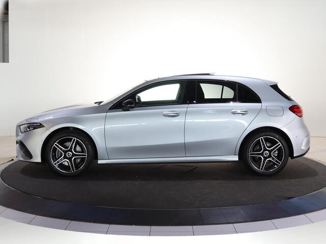 Mercedes-Benz A-KLASSE 250e Business Solution AMG | Panoramaschuifdak | Premium Plus | Head-up display | Dodehoekassistent |