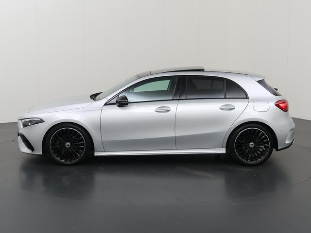 Mercedes-Benz A-KLASSE 180 AMG Line | Night | Panoramadak | Stoelverwarming | Digital Light |