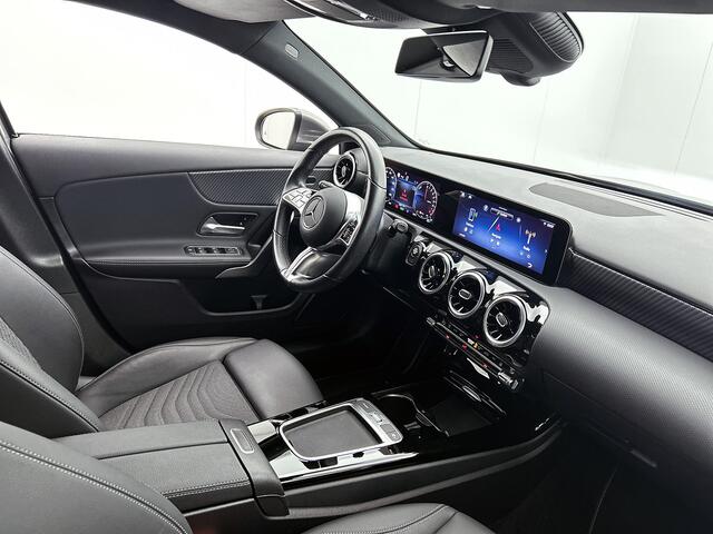 Mercedes-Benz A-KLASSE 250 e Business Plug-In Hybride Parkeerpakket met achteruitrijcamera | Ledkoplampen | Stoelverwarming voor Inclusief 24 maanden MB Certified garantie voor Europa.