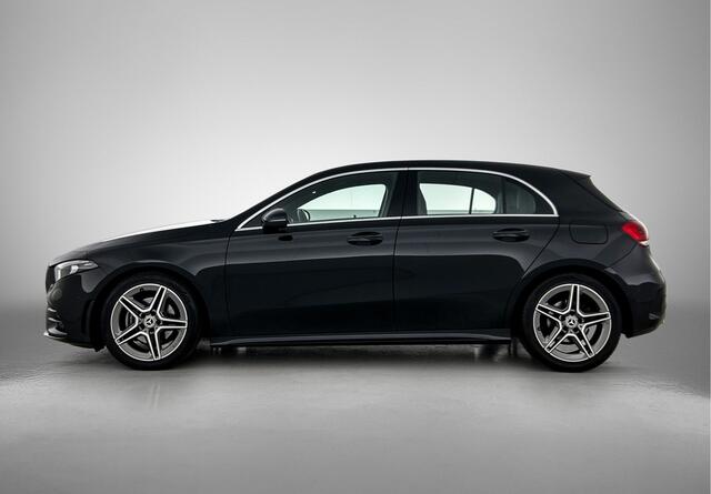 Mercedes-Benz A-KLASSE 180 Business Solution AMG | Stoelverwarming | Parkeerpakket met Camera | Car Play | LED Verlichting | Inclusief 24 maanden Mercedes-Benz Certified garantie voor Europa.