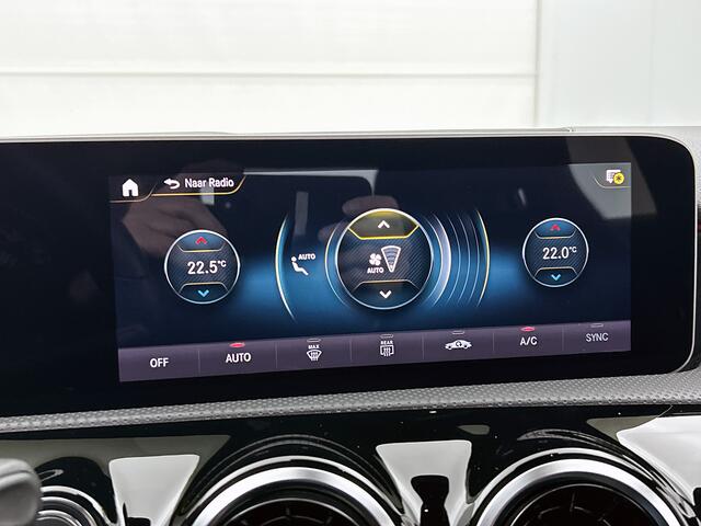 Mercedes-Benz A-KLASSE 180 Business Solution AMG | Stoelverwarming | Parkeerpakket met Camera | Car Play | LED Verlichting | Inclusief 24 maanden Mercedes-Benz Certified garantie voor Europa.