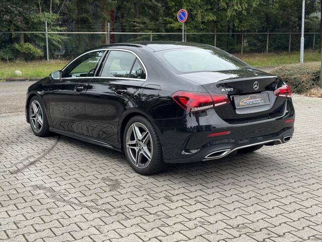 Mercedes-Benz A-KLASSE 180 AMG Pakket *LED*Stoelverw*Camera*