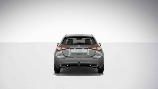Mercedes-Benz A-KLASSE 180 Business Solution Luxury | Trekhaak | Panoramadak |