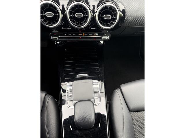 Mercedes-Benz A-KLASSE 180 Premium Automaat * 87.785 Km * Wide Screen * Navi * Climatronic * Led *