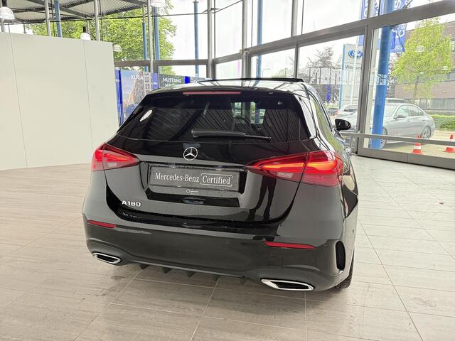 Mercedes-Benz A-KLASSE 180 Business Solution AMG | Panoramaschuifdak | Night | Premium Plus pakket | Dodehoekassistent | Head-up display | 19-inch Zwarte AMG Velgen |