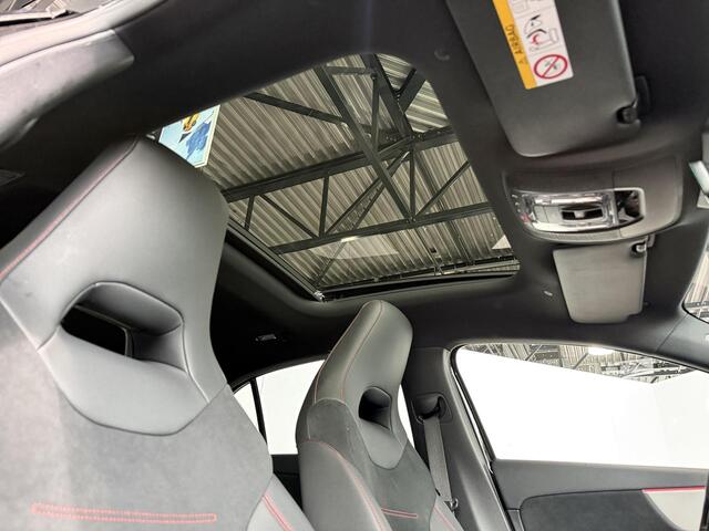 Mercedes-Benz A-KLASSE 180 Business Solution AMG | Panoramaschuifdak | Night | Premium Plus pakket | Dodehoekassistent | Head-up display | 19-inch Zwarte AMG Velgen |