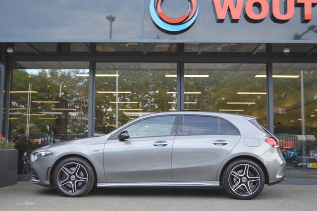 Mercedes-Benz A-KLASSE 250 e AMG Multibeam Panorama Memory Sfeer Camera Night Keyless Pdc